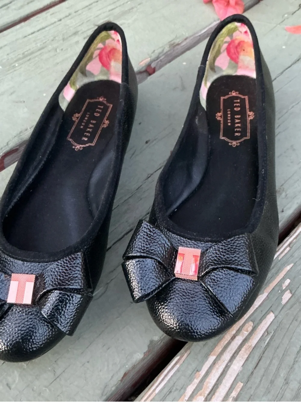 Ted Baker Immet Black Textured Bow Ballet Flats with Pink Accent Size 5.5